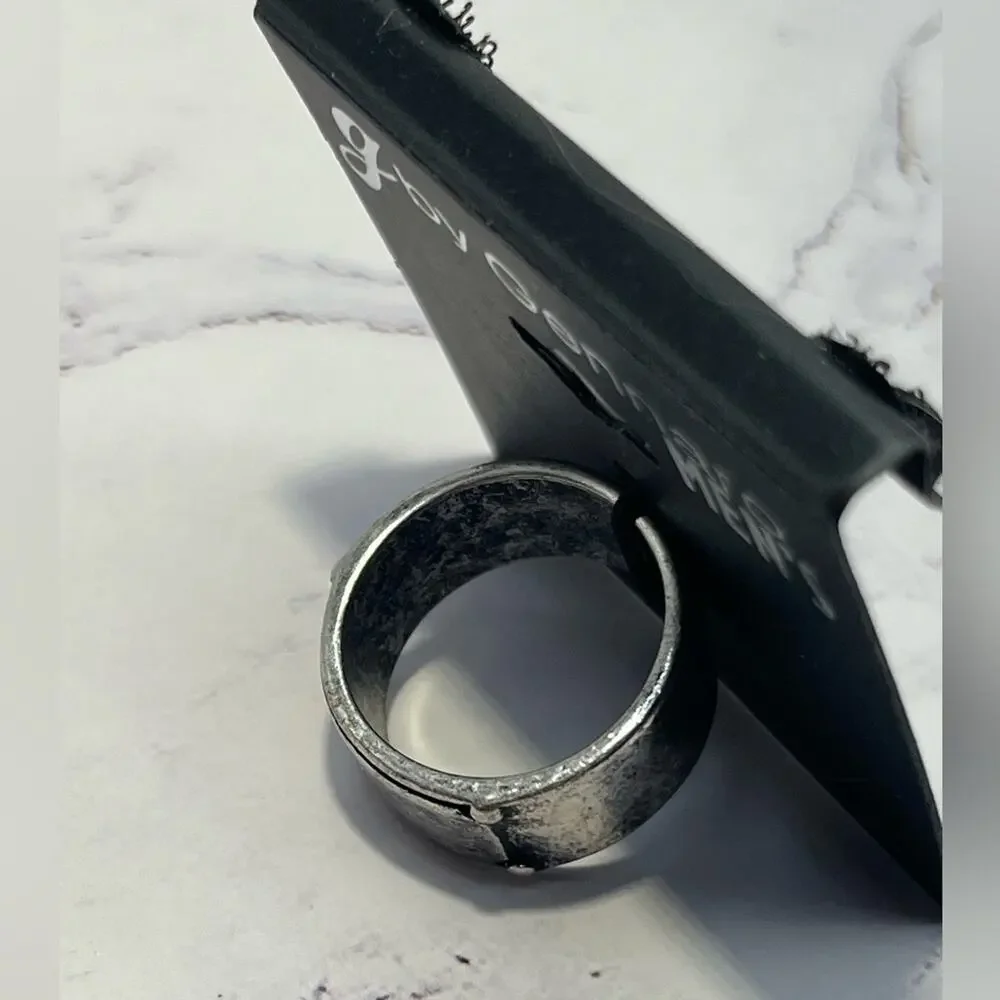 NWT Men’s silver tone ring with rivets